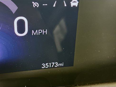 Used 2025 Buick Encore GX Preferred AWD/4WD image 17