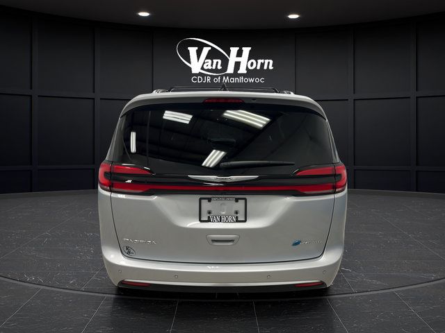 Used 2023 Chrysler Pacifica Pinnacle FWD image 6