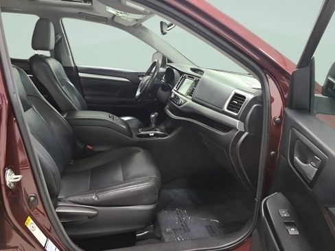 Used 2016 Toyota Highlander XLE AWD/4WD image 17