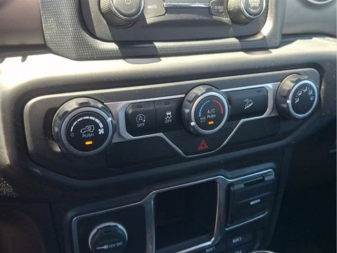 Used 2020 Jeep Wrangler Sport AWD/4WD image 13