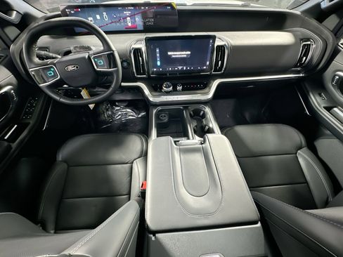 New 2026 Ford Expedition Platinum w/ Stealth Appearance Package image 30