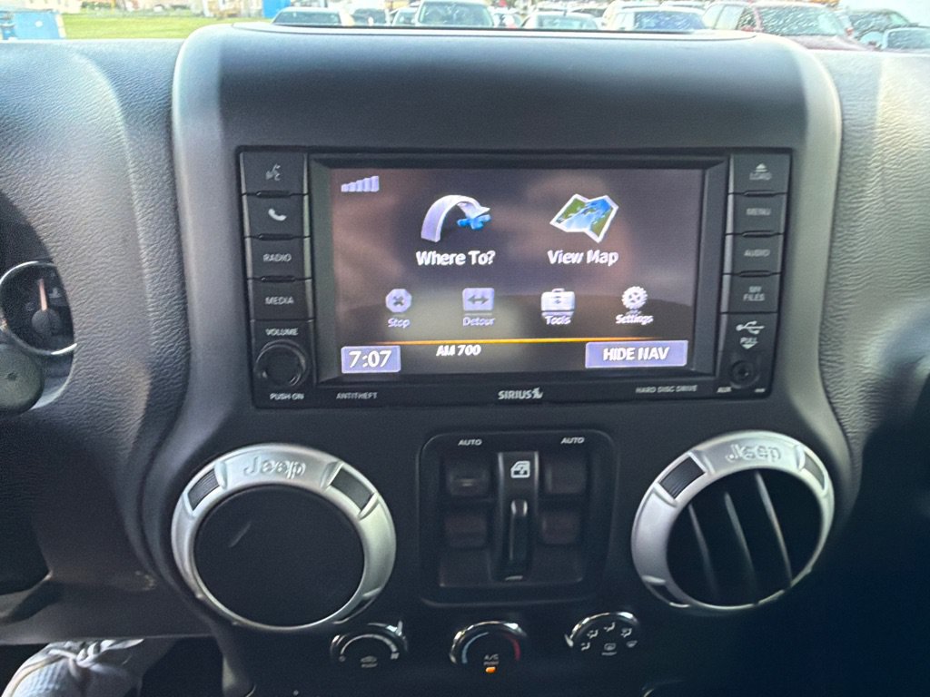 Used 2018 Jeep Wrangler Unlimited Sahara AWD/4WD image 20