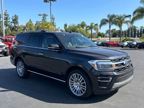 Used 2024 Ford Expedition Limited image 6