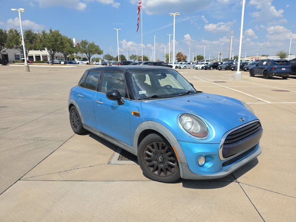 Used 2016 MINI Cooper 4-Door Hardtop w/ Media Package FWD image 1