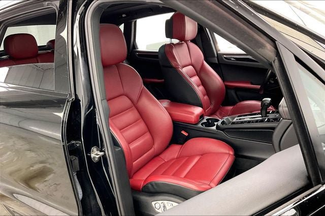 Used 2022 Porsche Macan S AWD/4WD image 7