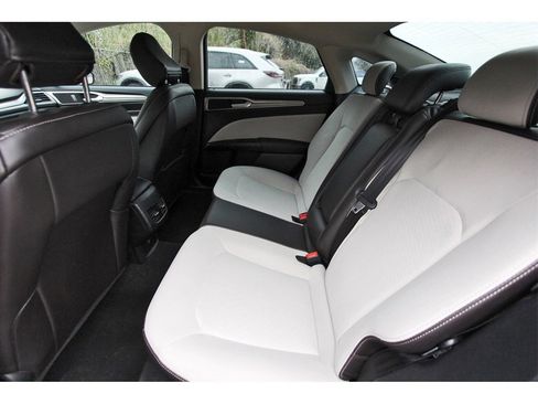 Used 2020 Ford Fusion SE w/ Equipment Group 151A image 12