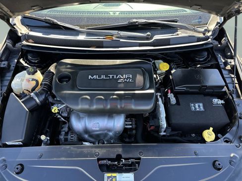 Used 2015 Chrysler 200 S w/ Comfort Group image 21