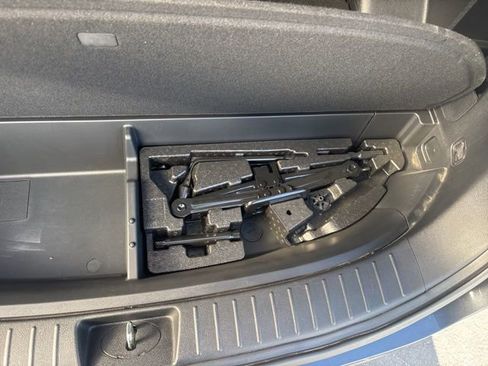 Used 2020 Hyundai Santa Fe Limited image 45