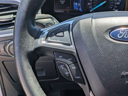 Used 2017 Ford Edge SEL w/ Equipment Group 201A AWD/4WD image 17