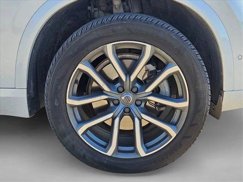 Used 2017 Volvo XC90 T6 Momentum image 22