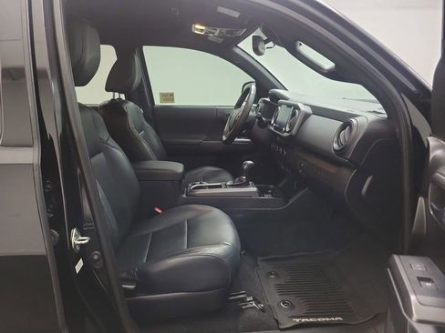 Used 2021 Toyota Tacoma TRD Off-Road image 24