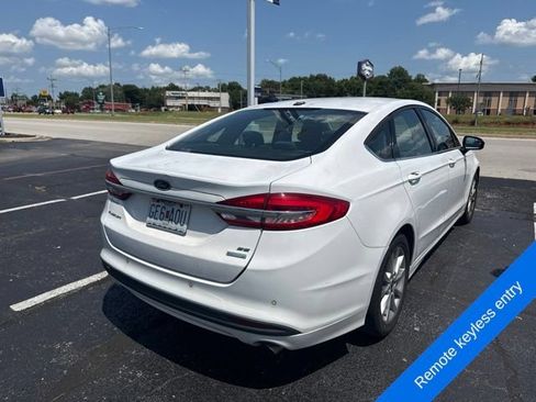 Used 2017 Ford Fusion SE w/ Fusion SE Technology Package FWD image 8