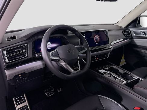 New 2026 Volkswagen Atlas Peak Edition AWD/4WD image 9