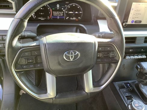 Used 2024 Toyota Tacoma TRD Off-Road image 9