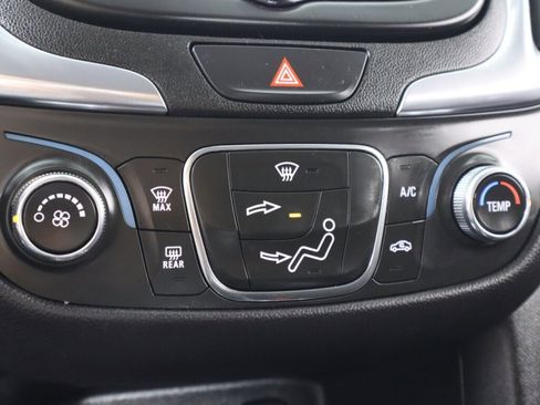 Used 2021 Chevrolet Equinox LT w/ LPO, Floor Liner Package image 22