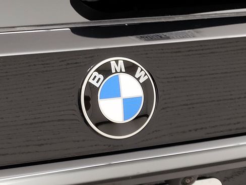 Used 2026 BMW X7 xDrive40i w/ M Sport Package image 9