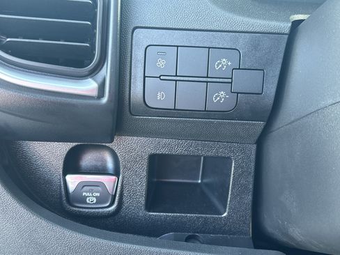 New 2025 RAM ProMaster 2500 w/ Quick Order Package 22G SLT image 15