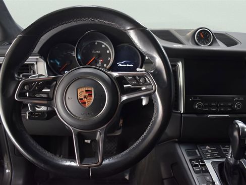 Used 2017 Porsche Macan Turbo AWD/4WD image 8