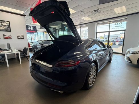 Used 2018 Porsche Panamera 4 AWD/4WD image 34