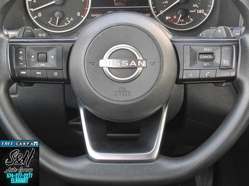 Used 2024 Nissan Rogue S AWD/4WD image 5