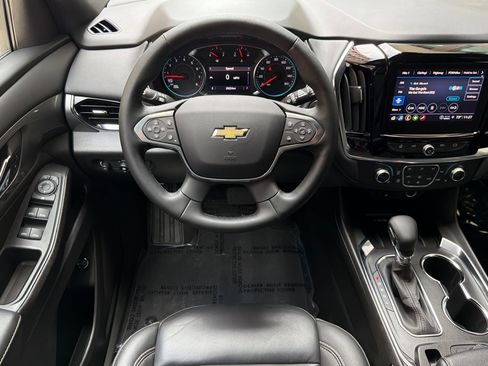 Used 2023 Chevrolet Traverse LT w/ Rear Camera Mirror Package AWD/4WD image 13