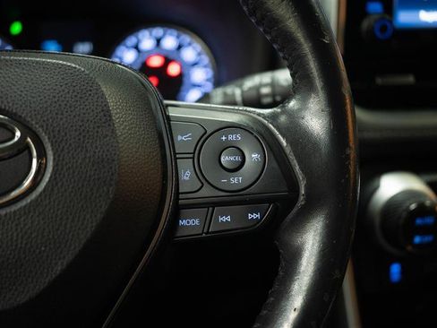 Used 2019 Toyota RAV4 XLE Premium w/ Carpet Mat Package FWD image 27