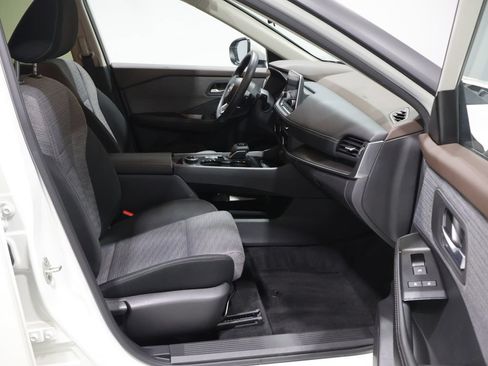 Used 2023 Nissan Rogue SV AWD/4WD image 22