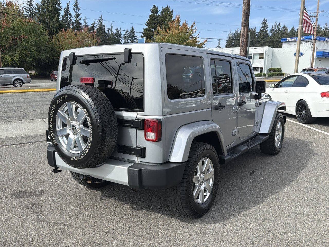 Used 2013 Jeep Wrangler Unlimited Sahara w/ Connectivity Group AWD/4WD image 7