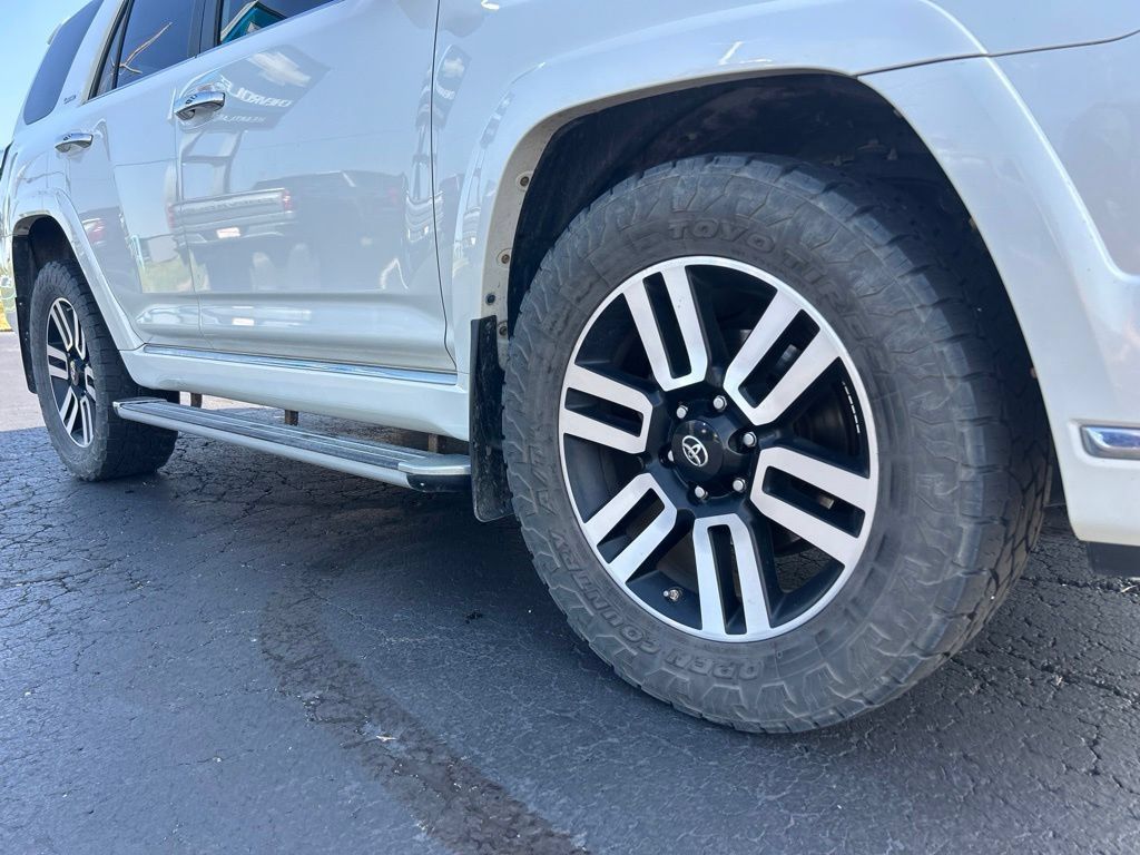 Used 2018 Toyota 4Runner Limited AWD/4WD image 11