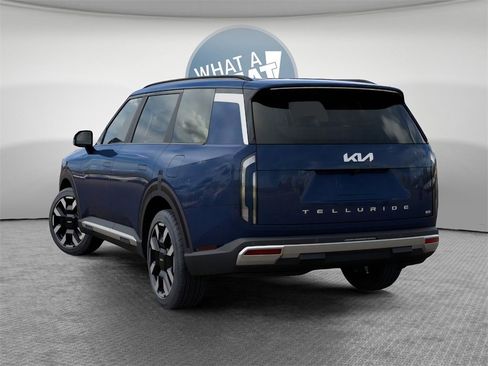 New 2027 Kia Telluride S image 4