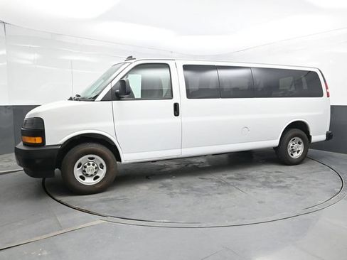 Used 2024 Chevrolet Express 3500 LS RWD image 3