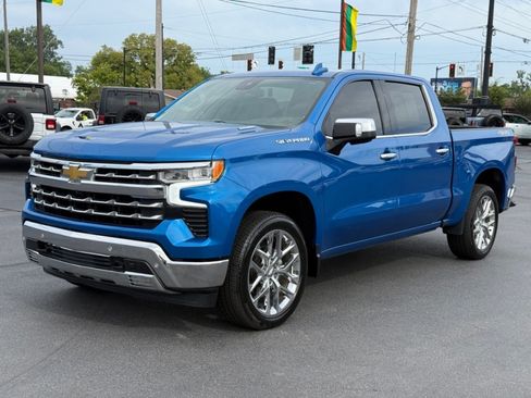 Used 2022 Chevrolet Silverado 1500 LTZ AWD/4WD image 4