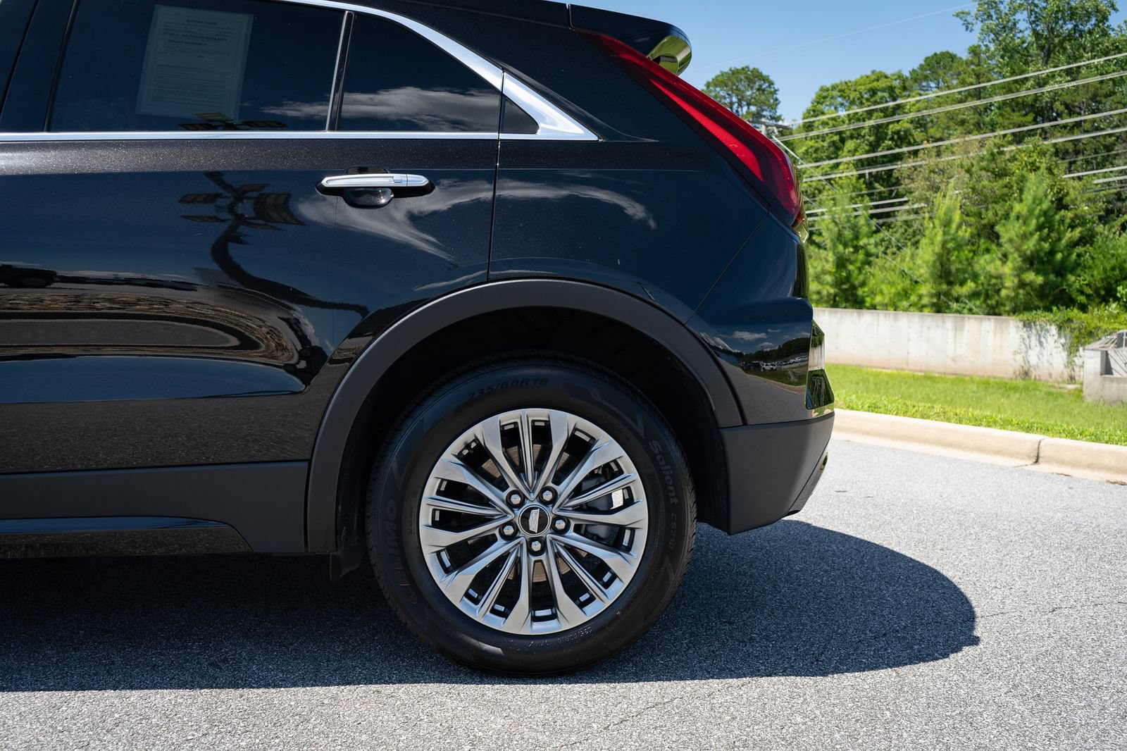 Used 2025 Cadillac XT4 Premium Luxury FWD image 6