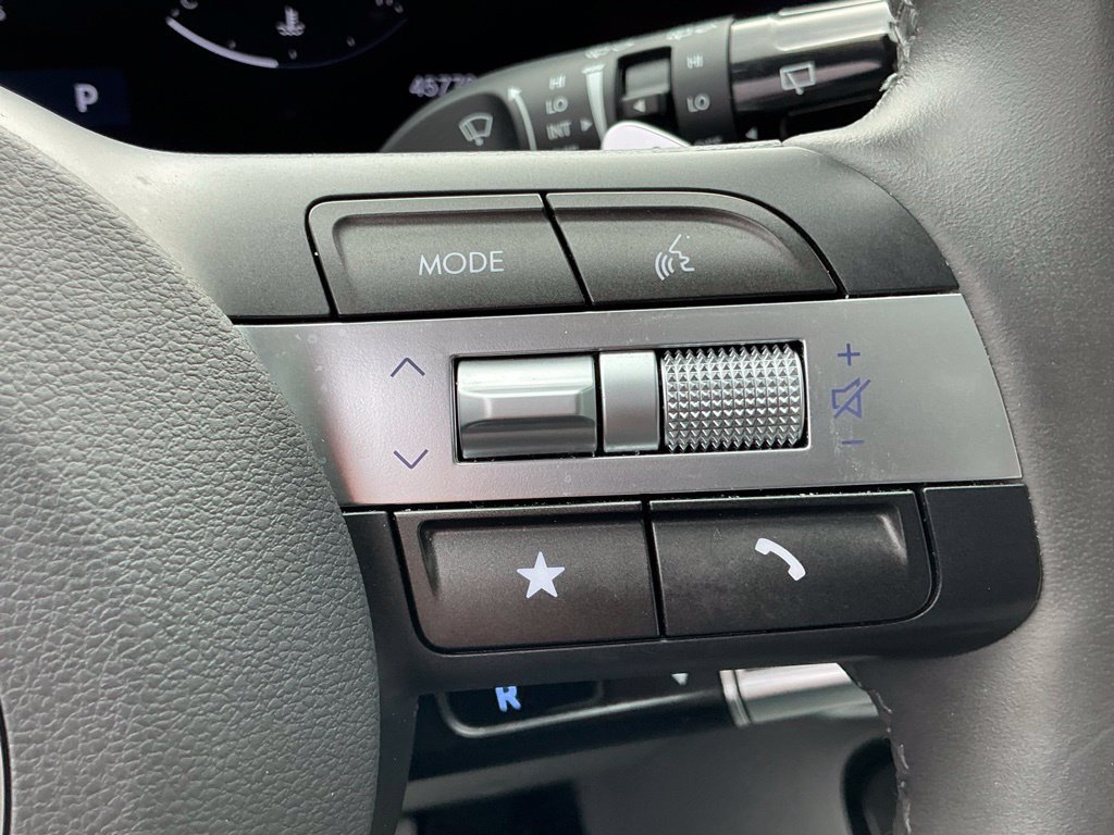 Used 2025 Hyundai Kona Limited FWD image 35