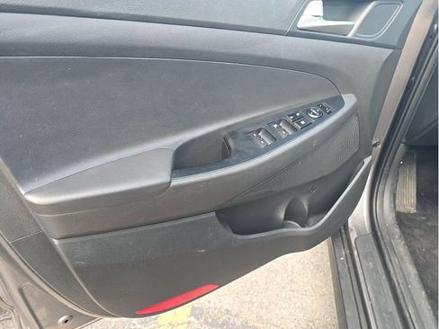 Used 2020 Hyundai Tucson Value FWD image 17