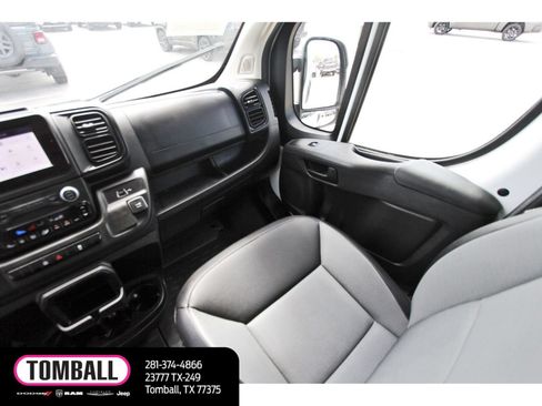 Used 2025 RAM ProMaster 2500 w/ Convenience Group FWD image 11