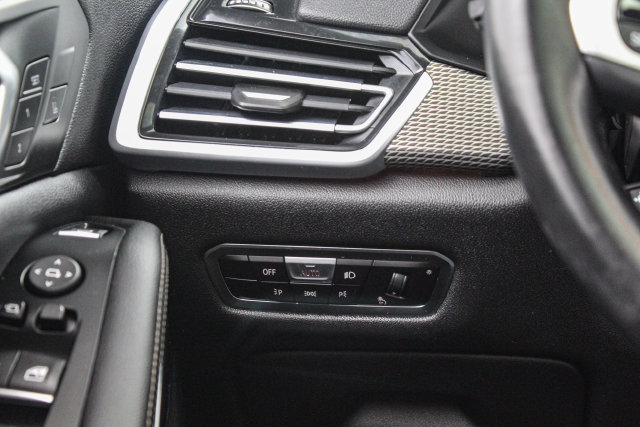 Used 2022 BMW X5 xDrive40i w/ M Sport Package AWD/4WD image 18