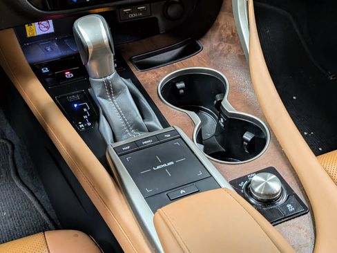 Used 2022 Lexus RX 350L FWD w/ Premium Package image 29