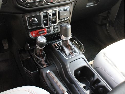 Used 2021 Jeep Gladiator Mojave AWD/4WD image 22