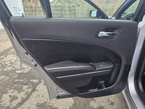 Used 2013 Dodge Charger SXT image 23