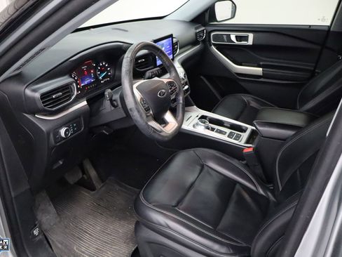 Used 2021 Ford Explorer XLT w/ Equipment Group 202A image 24