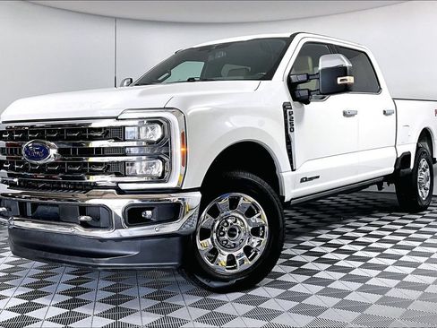 Used 2023 Ford F250 Lariat w/ Lariat Ultimate Package AWD/4WD image 2