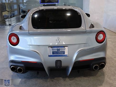 Used 2016 Ferrari F12 Berlinetta image 8