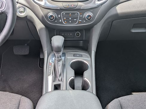 Used 2024 Chevrolet Equinox LT FWD image 21