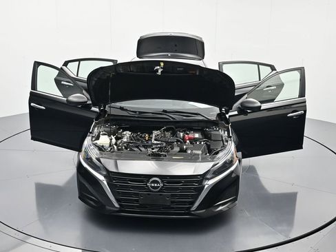 Used 2024 Nissan Altima 2.5 SV FWD image 43