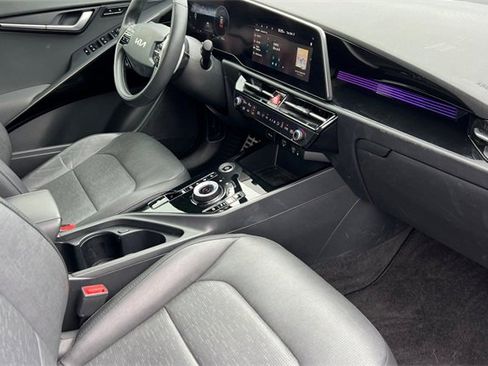 Certified 2023 Kia Niro Wave image 20