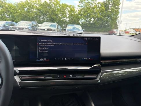 Used 2024 BMW 530i xDrive AWD/4WD image 15