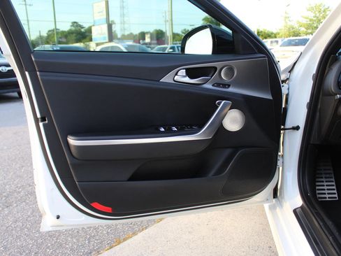 Used 2018 Kia Stinger GT2 RWD image 10