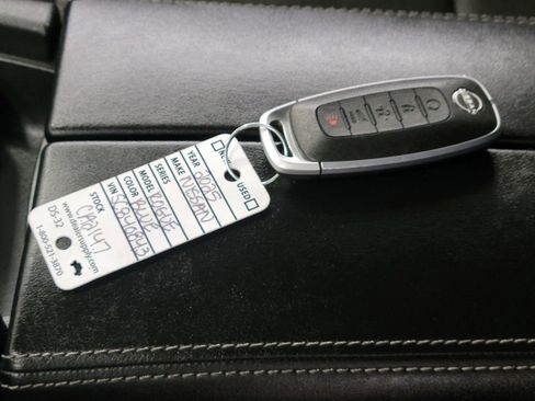 Used 2025 Nissan Rogue SV image 26