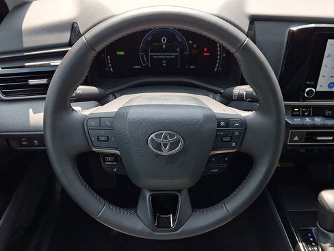 Used 2025 Toyota Camry LE w/ Convenience Package AWD/4WD image 19